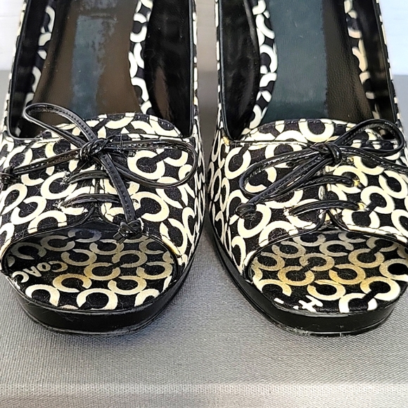 COACH "Corey" size 9 heels, Used, Cute bow detailing! - Picture 4 of 8